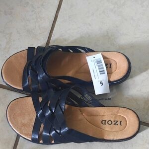 Izod Sandals Size 9